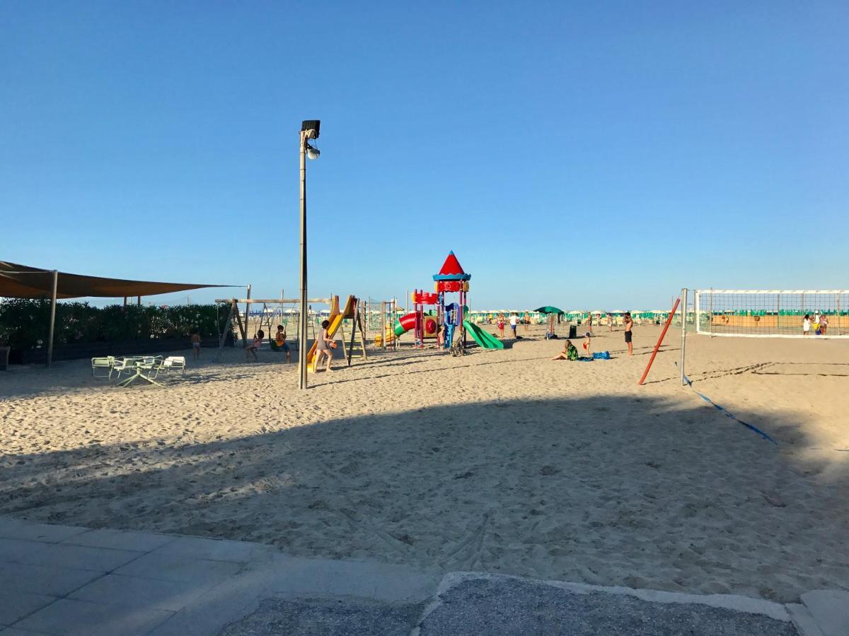 Dena Chalets - Lido Di Spina At The Beach Exterior photo